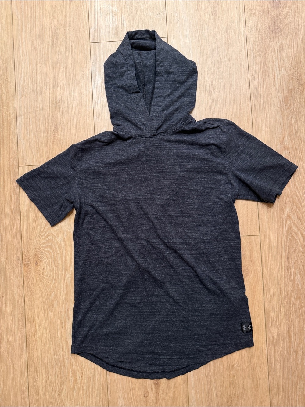Under Armour Men's Short-Sleeve Hooded Tee in Charcoal